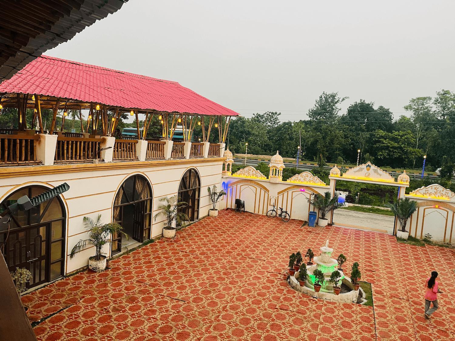 La Pahi Palace- Banquet And Resort Sakri East Exterior photo