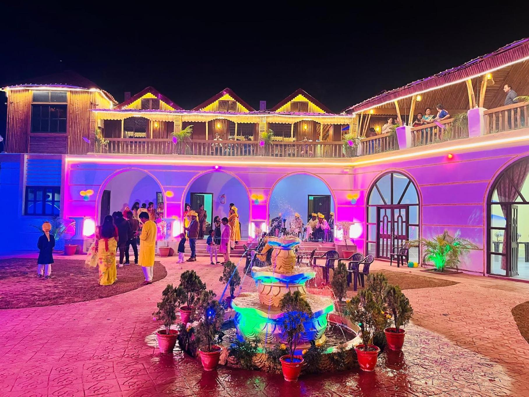 La Pahi Palace- Banquet And Resort Sakri East Exterior photo
